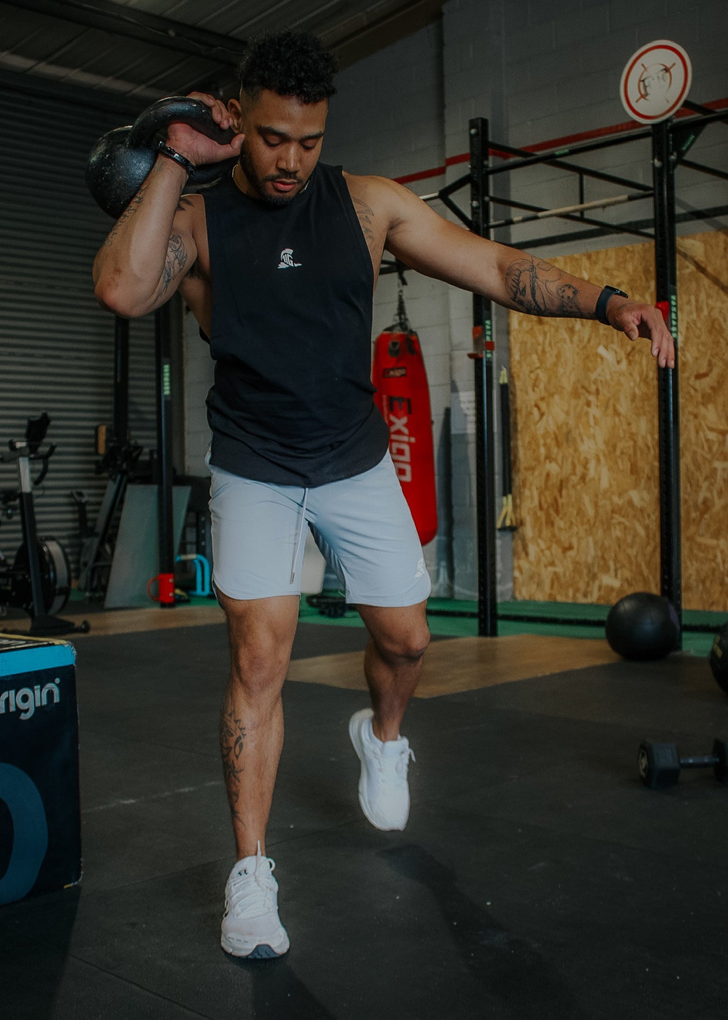 THE IRON GRAFT Open Arm Tank - Black